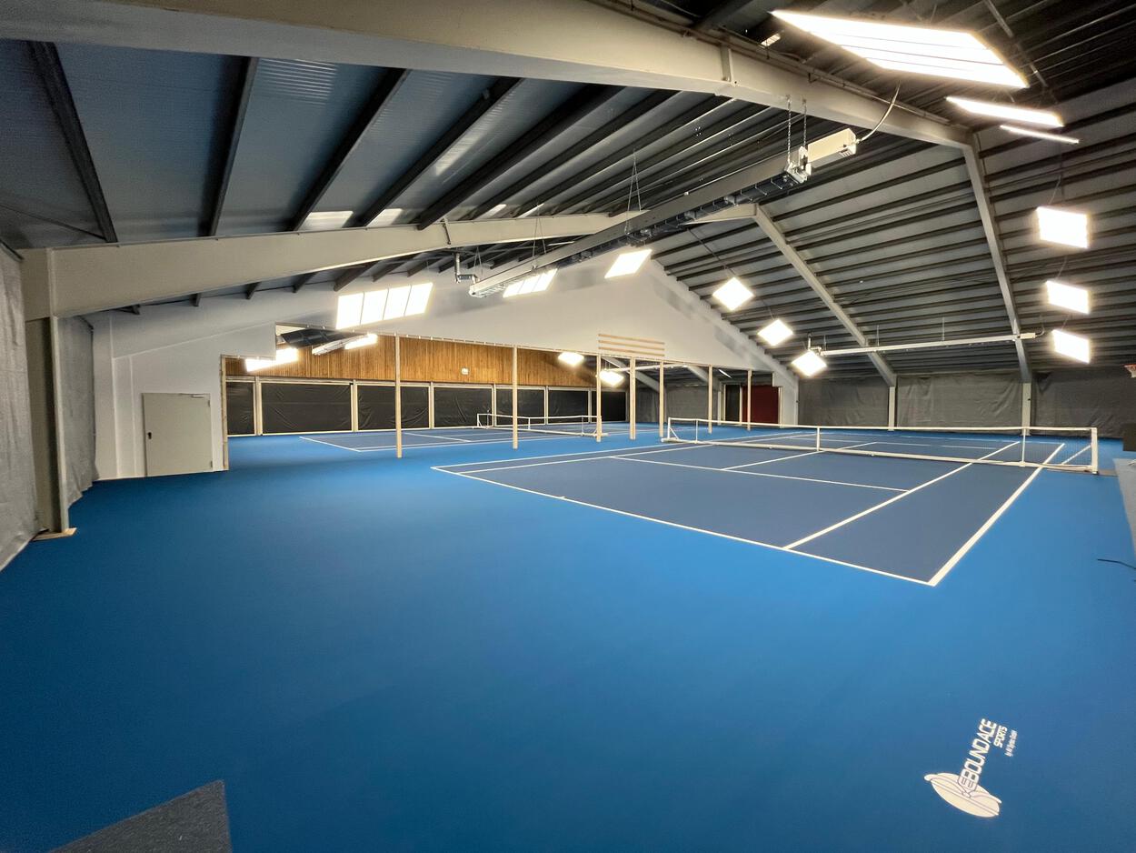 Fortschritt in der Tennishalle Weiherwiesen – Platz 2 ab 1. September